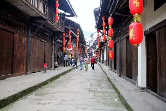 这“旮旯”就这么宠“且” | “溜达”不能“提了蒜挂”咱沈阳不光听劝，还有眼力见